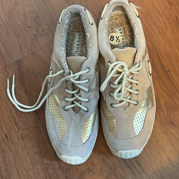 Sperry shoes - Picture 2 of 3